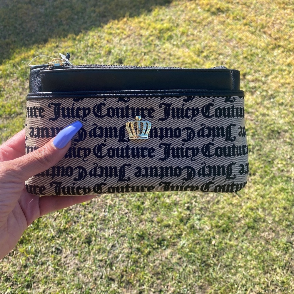 JUICY COUTURE signature wristlet , NWT